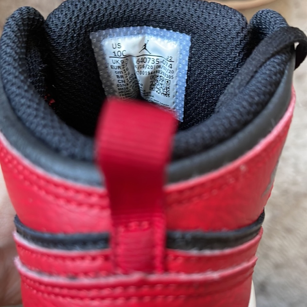 Toddler little kids red and black Jordan 1 mid sneakers size 10C. With box. - Picture 5 of 7